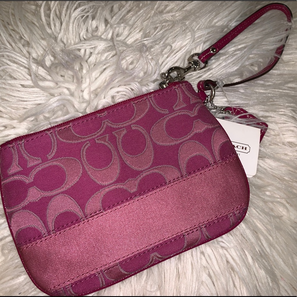 🌸Coach Wristlet🌸